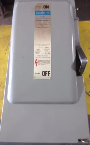 GOULD / I-T-E F354 VACU-BREAK HEAVY DUTY SAFETY SWITCH - 600VAC, 200A, 50-120HP
