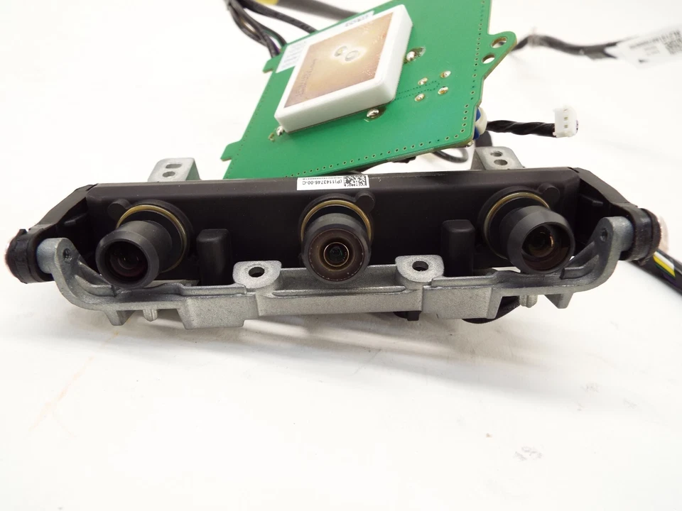 Câmera tripla ajustável Tesla Model 3  - Imagem 2 de 4