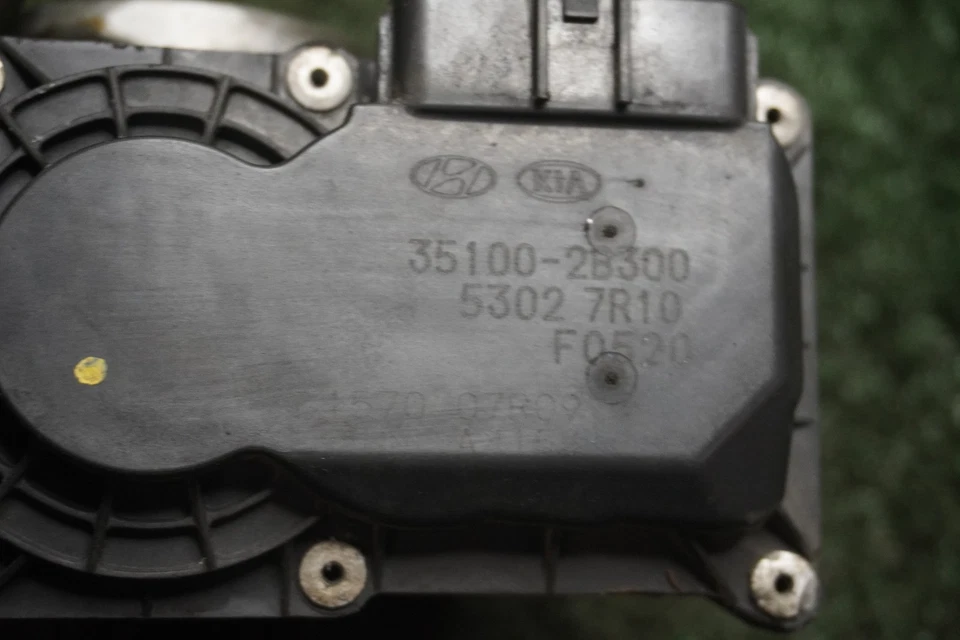 Hyundai Veloster 2014 2015 carrocería del acelerador del motor de 1,6 L fabricante original 95 k millas 351002B300 Foto 4 de 4