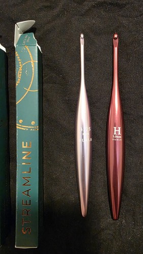 IMPERFECT Furls Streamline RASPBERRY 5.0 mm & LILAC 3.75mm Aluminum Crochet Hook