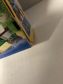 LEGO CREATOR 3 in 1: Lighthouse Point (31051) Retired 2017 NIB Some Box Wear