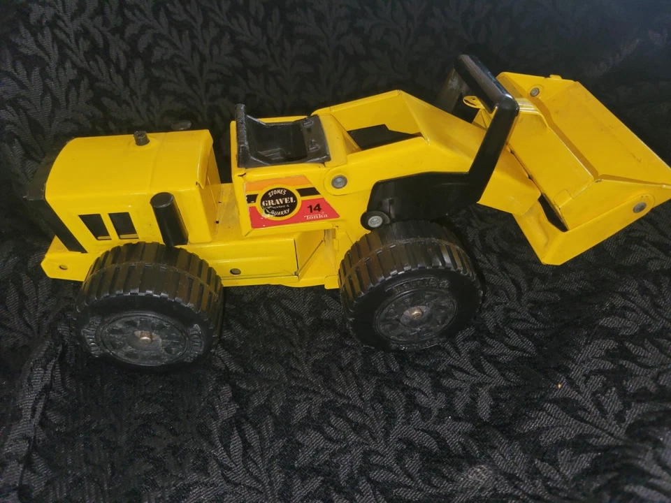 Vintage 1978 Tonka Stone's Gravel Rockford, IL. Quarry Bulldozer Steel Tractor - Image 3 of 4
