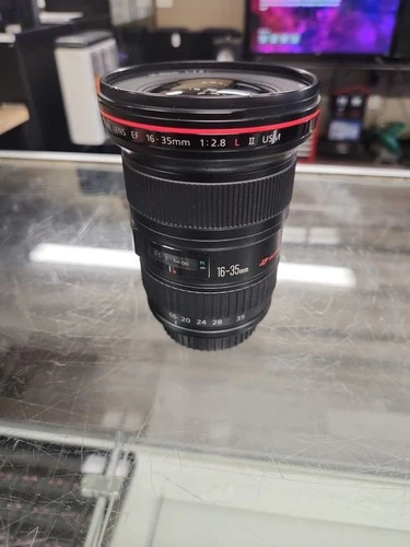 Canon EF 16-35mm f/4L IS USM Zoom Lens [Mint with Porch]