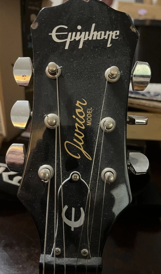 Guitarra Auténtica Epiphone Les Paul Junior con correa. necesita cuerdas nuevas sin probar Foto 3 de 4