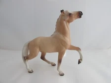 Vtg Hagen Renaker Palomino DW Mustang Horse Figurine Don Cortez Tri Color Eyes