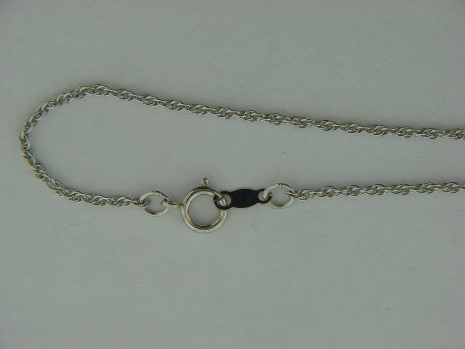 全新纯银 OVAL 锁带花卉设计 带 16 英寸纯银链 — 第 3/3 张图片