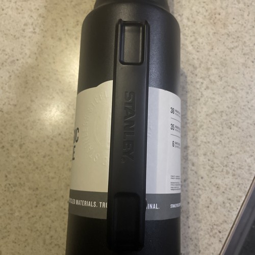 Stanley The Legendary Vacuum Insulated Classic Bottle 1,5 qt / 1,4L - Bild 20 von 22