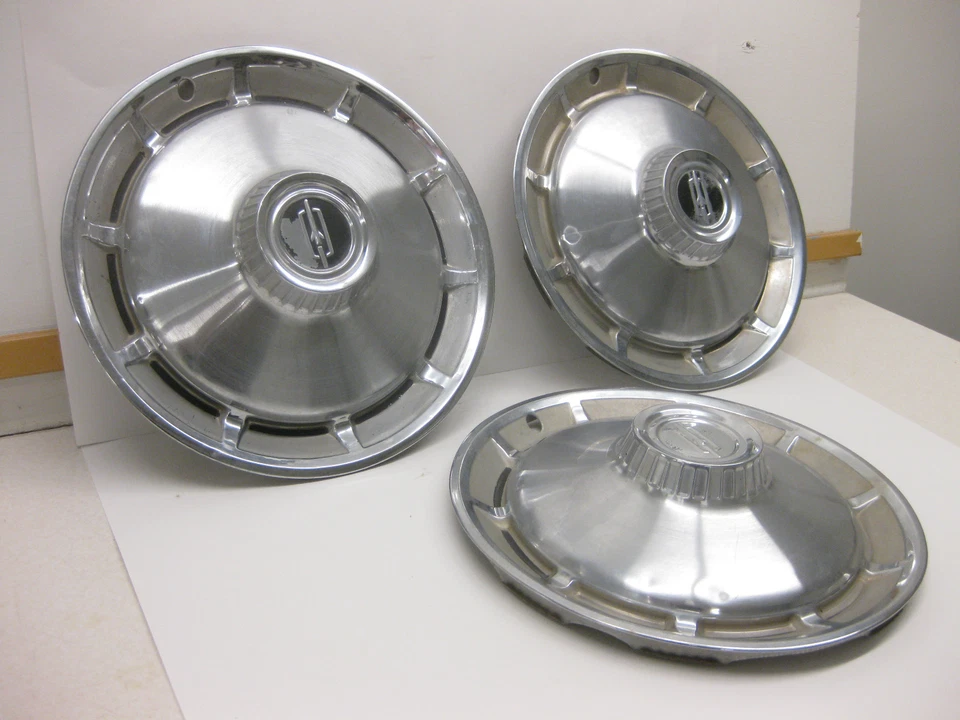 1965 1966 OLDSMOBILE DELTA CUTLASS HUBCAPS RARE CUSTOMS HOTRODS DON'T MISS (3) - Image 2 of 4