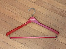 3 RaRe VinTagE San Francisco CABLE CAR CLOTHIERS WOODEN COAT HANGERS 17 ReD 