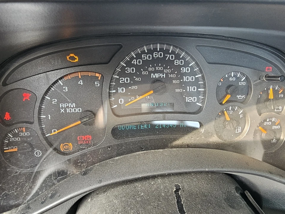 Used Rear Axle Assembly Rear fits: 2004 Chevrolet Silverado 2500 pickup w/o Quad Foto 2 de 4