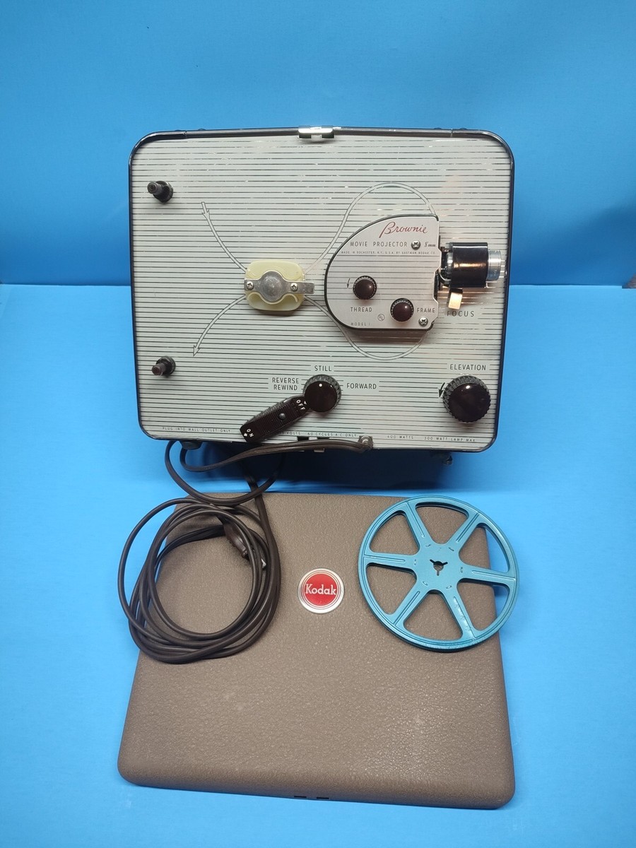 ヴィンテージBrownie Movie Projector 8mm 本体 Vintage Kodak Brownie 8mm Movie Projector Model #10 Tested *Read