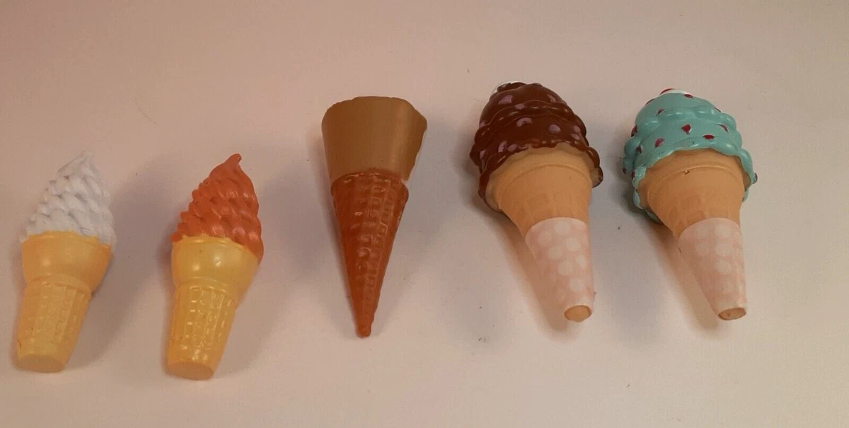 Our Generation OG Sweet Stop Ice Cream Truck Accessories. 6 Ice