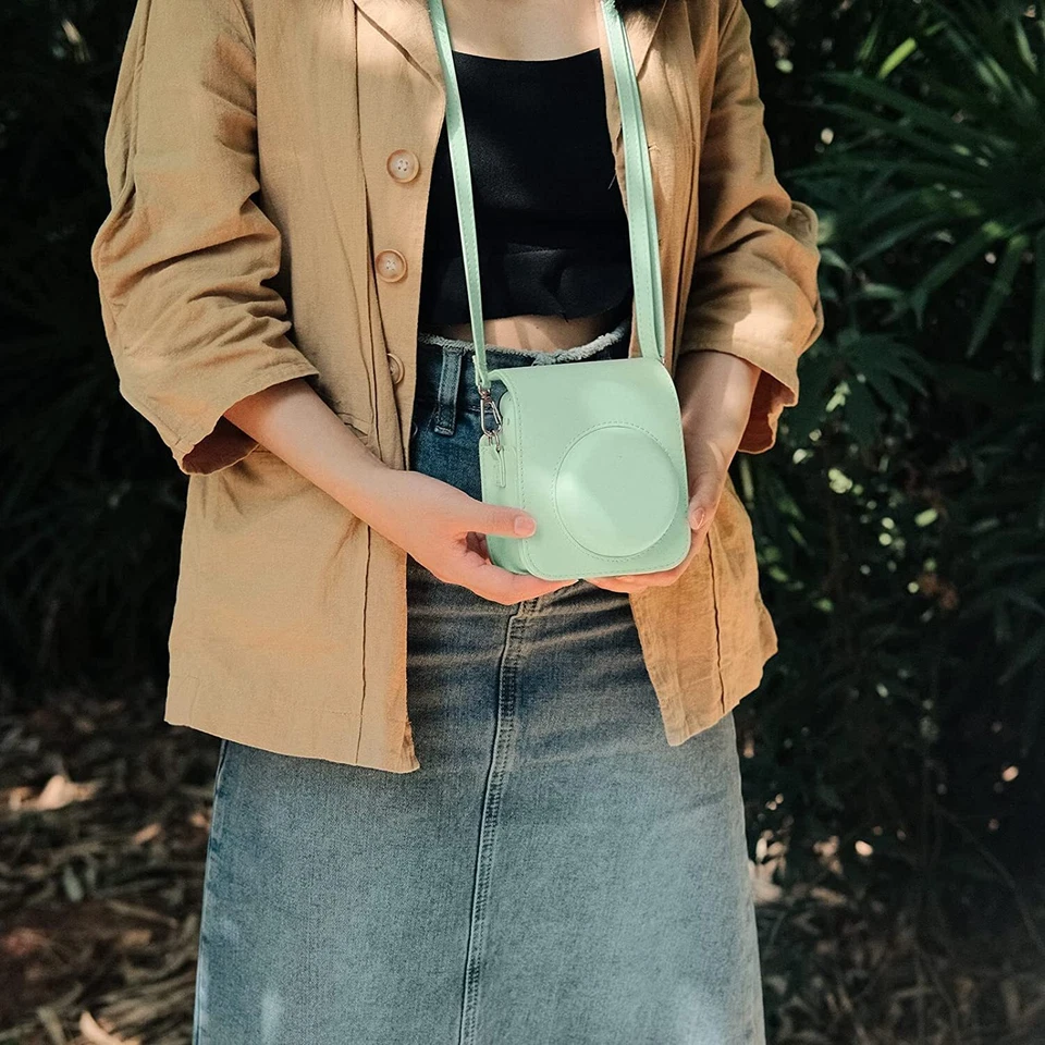 Funda de cuero PU verde menta para Fujifilm Instax Mini 12 + correa ajustable Foto 3 de 4