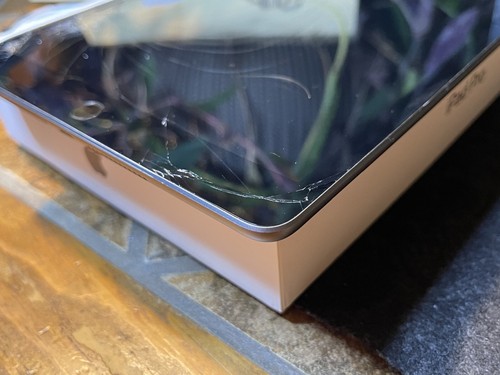 Apple iPad 5th gen (128gb) Needs LCD + Display Installed: INCLUDED {Need REPAIR} - Picture 5 of 14