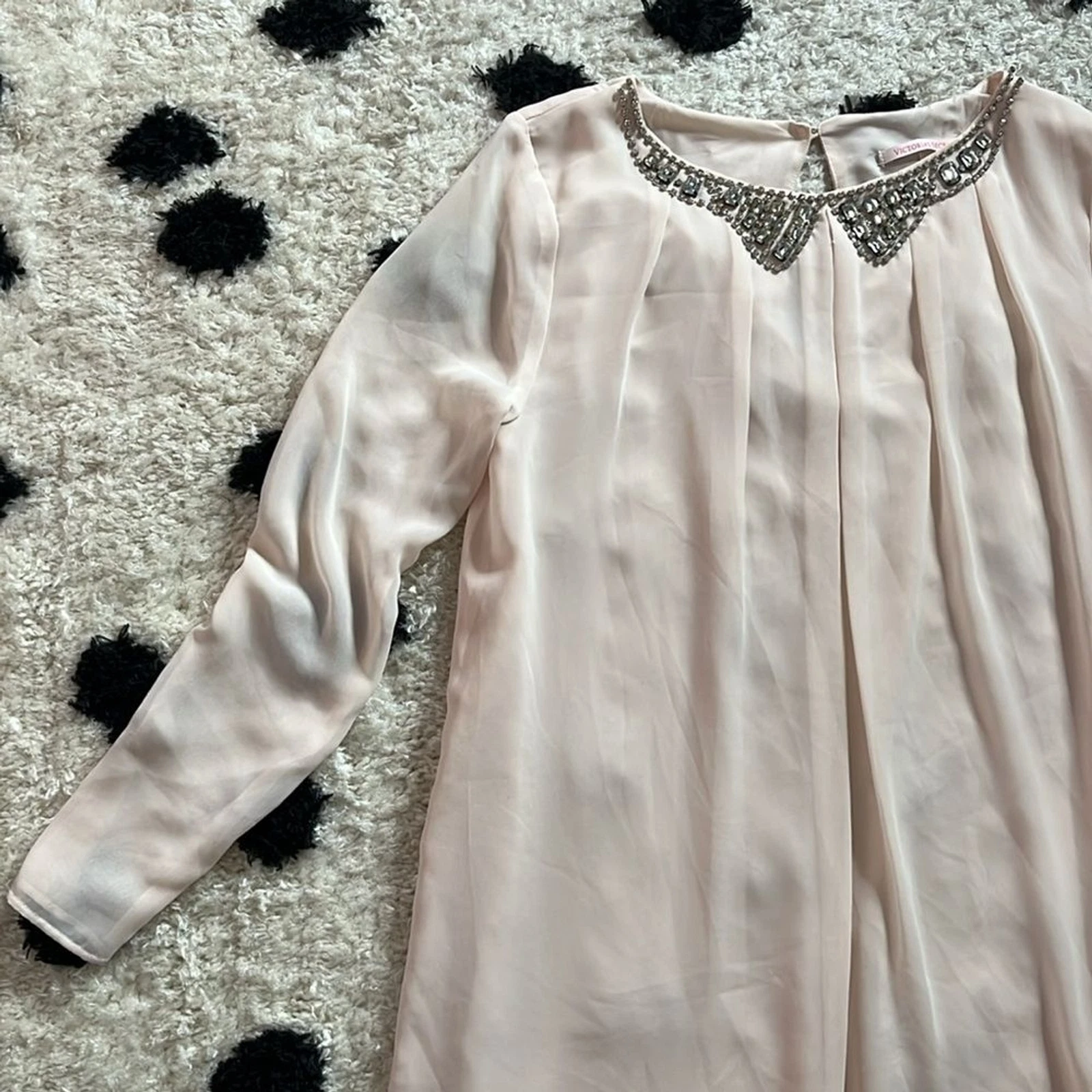 UNDERCOVER Abito rosa elegante Victoria’s Secret taglia small con colletto impreziosito