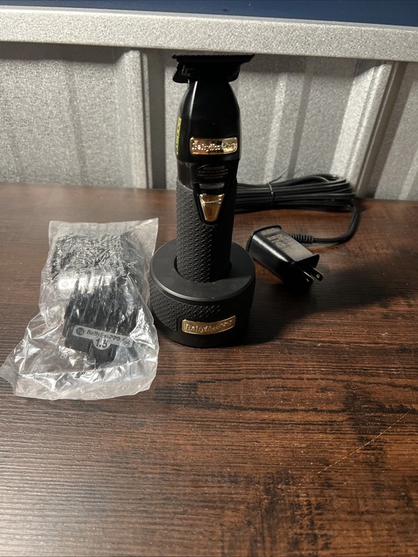 BaBylissPRO® BLACKFX Outlining Trimmer Item No. FX787B Pre Owned