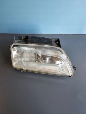 Citroen Xantia / Phare Avant Droit / 88205034d - Photo 1/4