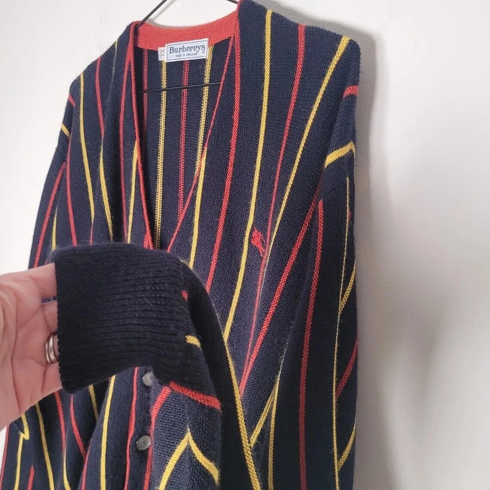 Cardigã Burberrys Vintage XL Masculino Logotipo Listrado Azul Marinho Feito na Inglaterra Mistura de Lã - Imagem 3 de 4