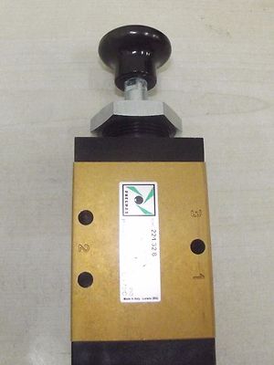 Pneumax 224.32.8 manuelles Druckventil, 3/2, 2 Positionen, 1/4 Bsp, Dosenblende Halterung 