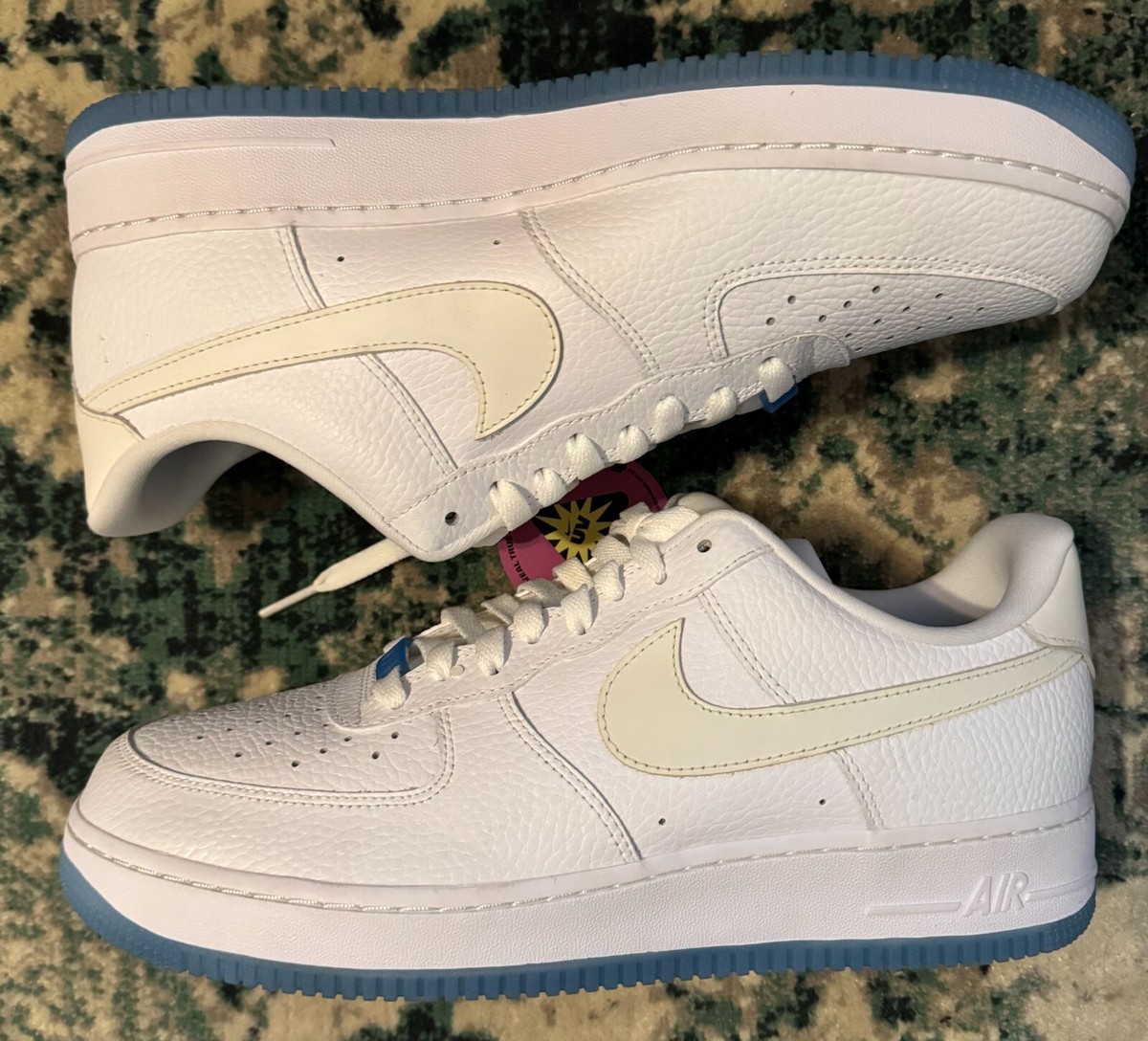 Nike Air Force 1 Low \"White and Univers… Nike Air Force 1 Low Retro 'White & University Red' Release