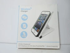 Foldable Wireless Charging Pad/Stand for Qi-compatible devices (Wht)**SEE BELOW*