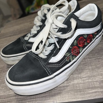 Custom Black Vans Old Skool Skate Shoes Red Roses Embroid women Sz 4.5 