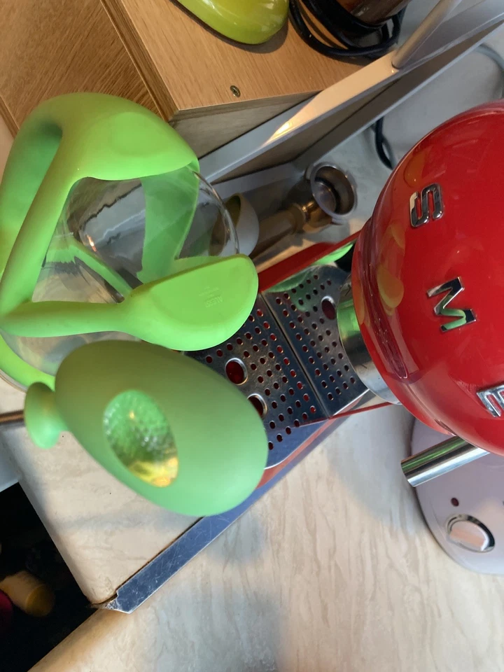 Alessi Alien Lime Green Inka Coffee Cafetière French Press Great Condition - Image 3 of 4