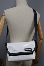 Borsa a tracolla Freitag F41 Hawaii Five-Omessenger bianca come nuova PVC ciclismo taglia small