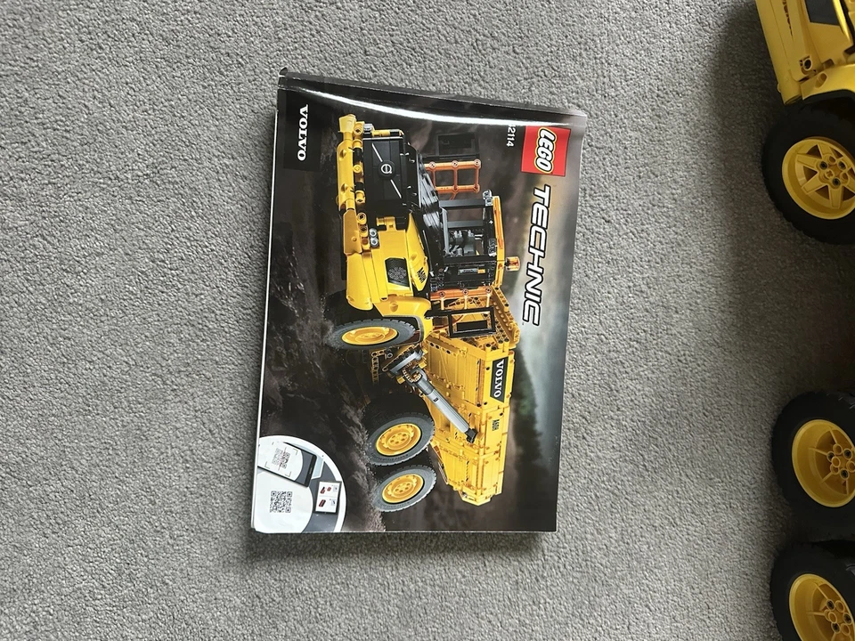 LEGO Technic 42114 6x6 Volvo Articulated Hauler, photo 3 of 4