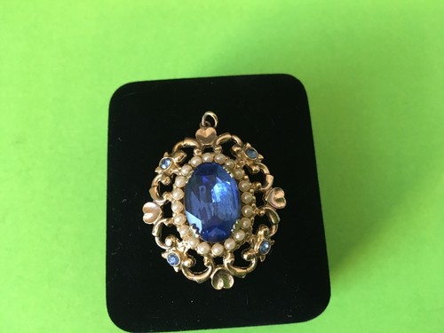 Colgante vintage coro renacimiento victoriano con imitación de zafiro y perlas semillas tono dorado - Imagen 7 de 7