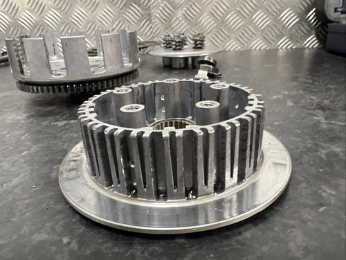 Ktm Exc 125 1998 Complete Clutch Basket Plates Springs Inner Hub Genuine OEM Ktm - Picture 13 of 18