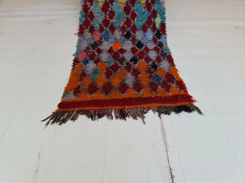 Alfombra marroquí Boucherouite hecha a mano 2 pies 4x7 pies 3 con pastillas de colores alfombra peluda Foto 4 de 4