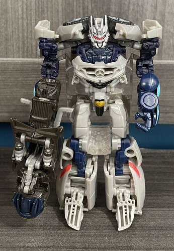 Transformers - DOTM - Deluxe Class - Mechtech Soundwave - Takara 2011