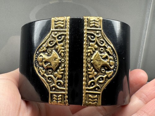 Vintage Bazar Tropical Black and Gold Wide Cuff Bracelet Ornate Brass Detailing - Picture 12 of 12