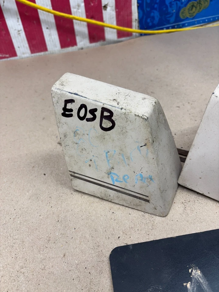 1980 年 1981 年福特 Thunderbird TBird Quarter 面板加长填料端盖套装 — 第 2/4 张图片