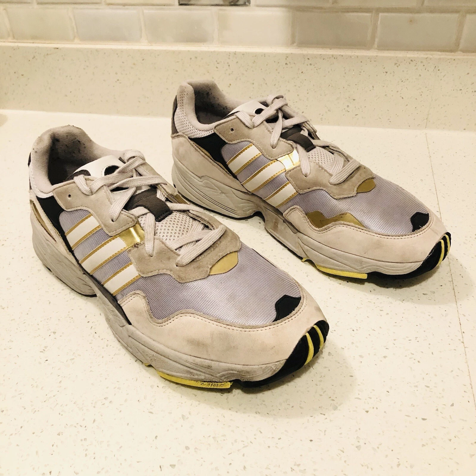 Scarpe da corsa sportive Adidas multicolore in rete e camoscio da uomo 029003 taglia 12