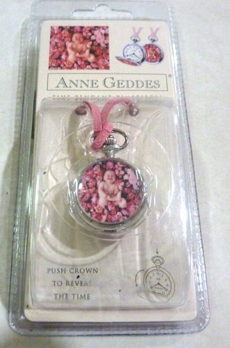 Anne Geddes 2002 Baby in Bed of Flowers Pendant Watch Necklace. - 第 1/2 張圖片