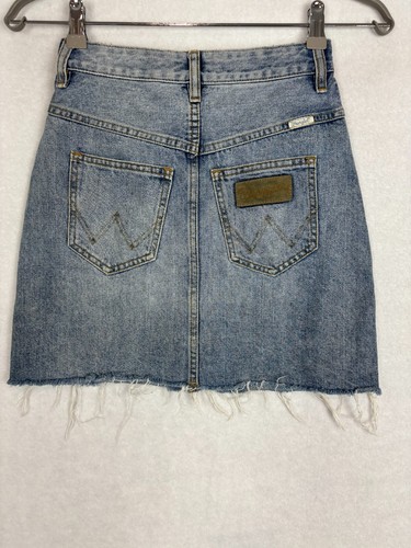 Wrangler Womens Mini Skirt Size 6 Raw Hem Denim Jean Whiskered A-Line Rigid - Picture 4 of 7