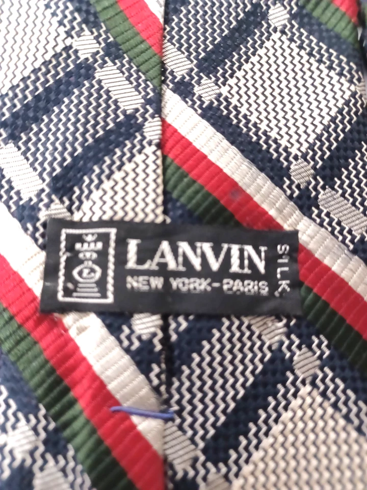 Vintage LANVIN 100% Seda, Hecho en Italia, 4" de ancho, 57" de largo, Color Plata, Rojo, Navegación Foto 4 de 4
