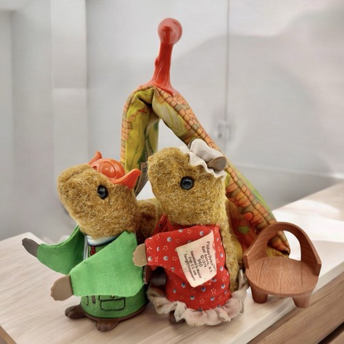 FISHER PRICE WOODSEY SQUIRREL Vintage 70s Figure FAMILY AIRPORT Chair TOY LOT - Picture 5 of 24