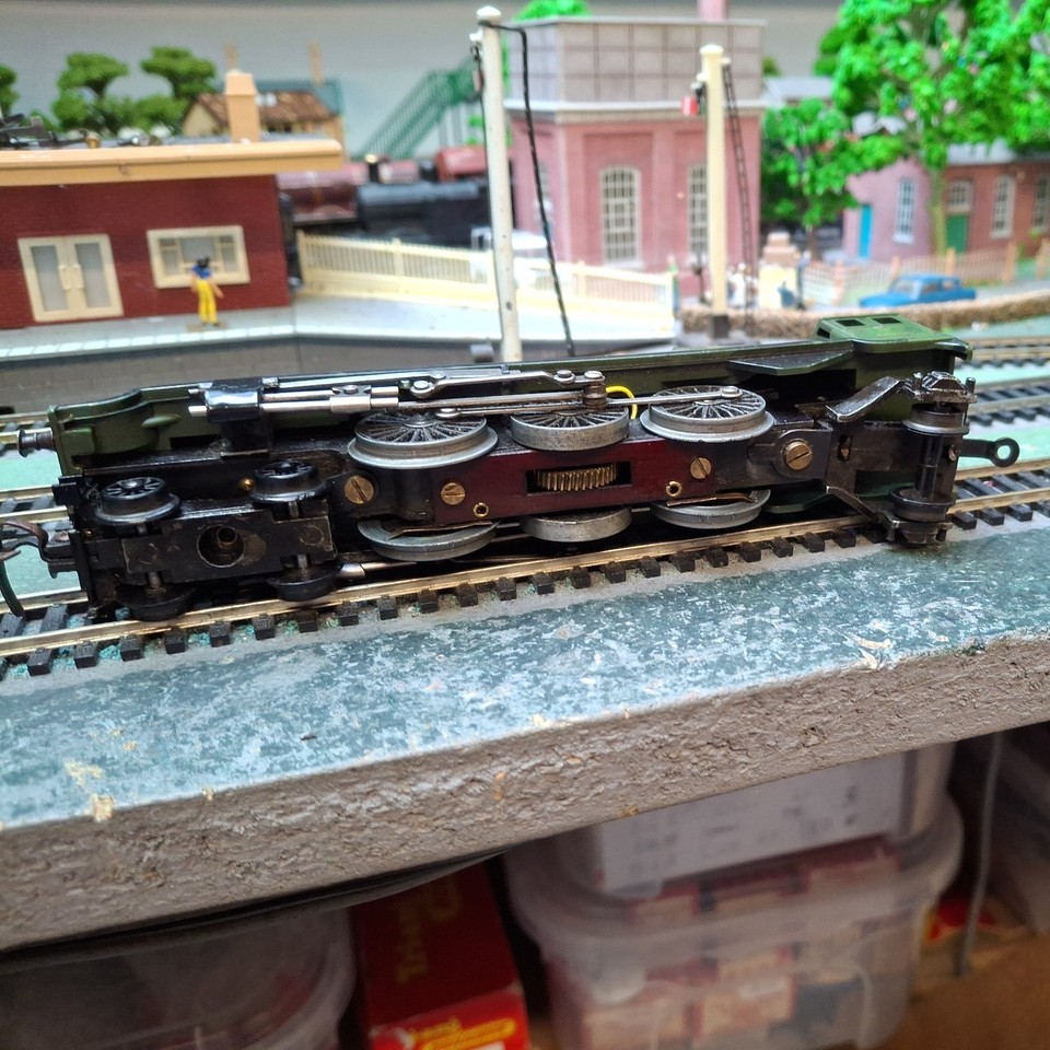 Triang R50 Princess Elizabeth Loco 4-6-2 and R31 Tender 46201 OO Scale ...