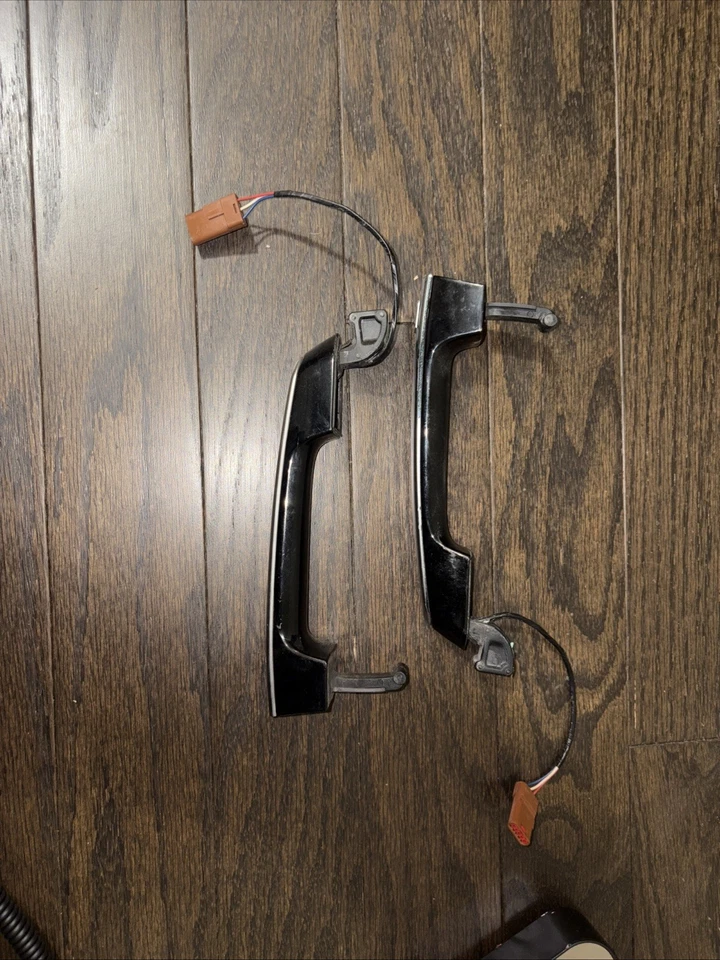 Manijas de puerta exteriores para pasajero trasero Cadillac Xts 13-17 OEM negras OEM  Foto 2 de 3