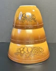 VINTAGE PYREX Autumn Orchard Nesting Mixing Bowls Set of 3 |  Farmhouse Decor