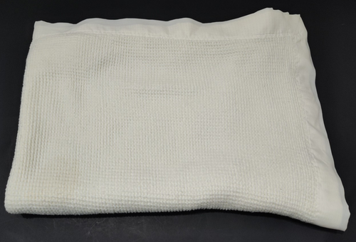 Baby Morgan Vintage Thermal Waffle Weave Blanket, White with Satin Trim - Picture 2 of 18