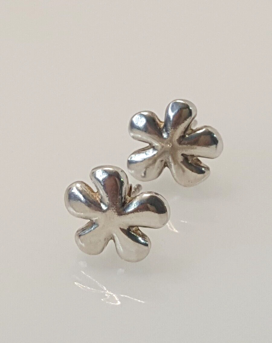 Gorgeous Solid Sparkling Flower Shape Stud Earrin… - image 3