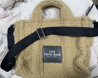 【即発】人気 MARC JACOBS THE TEDDY SMALL TOTE BAG(M0016740) Marc Jacobs The Teddy Small Tote Bag | Neiman Marcus