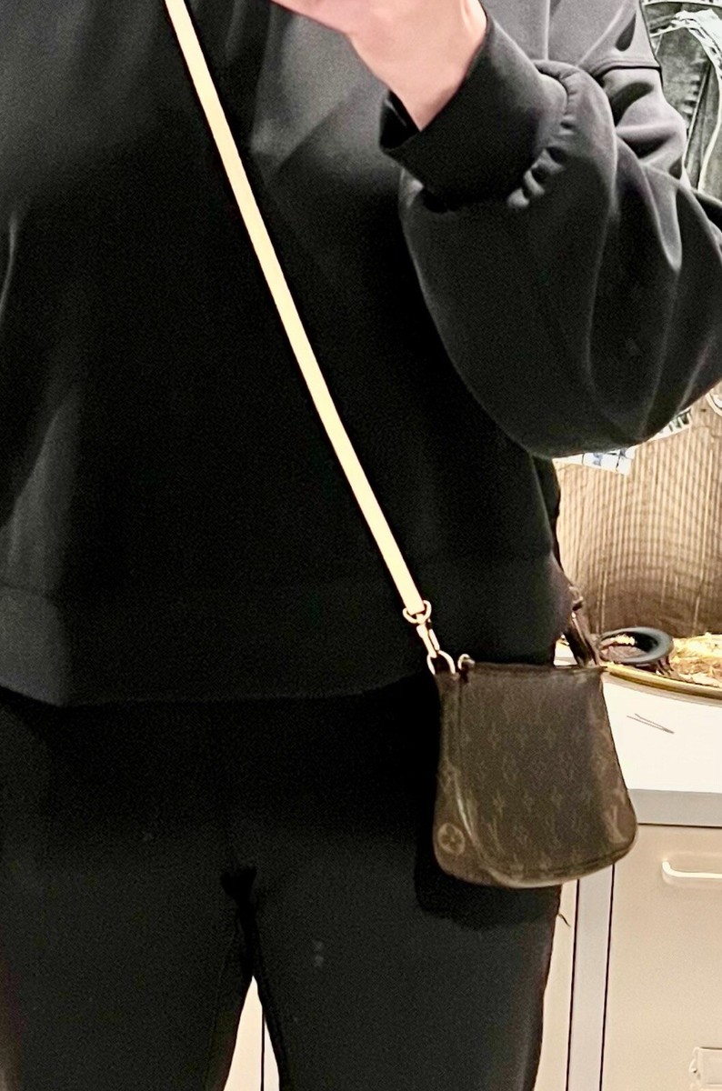 Authentic Louis Vuitton Monogram Pochette - Crossbody Strap Authentic Louis Vuitton Monogram Pochette - Crossbody Strap