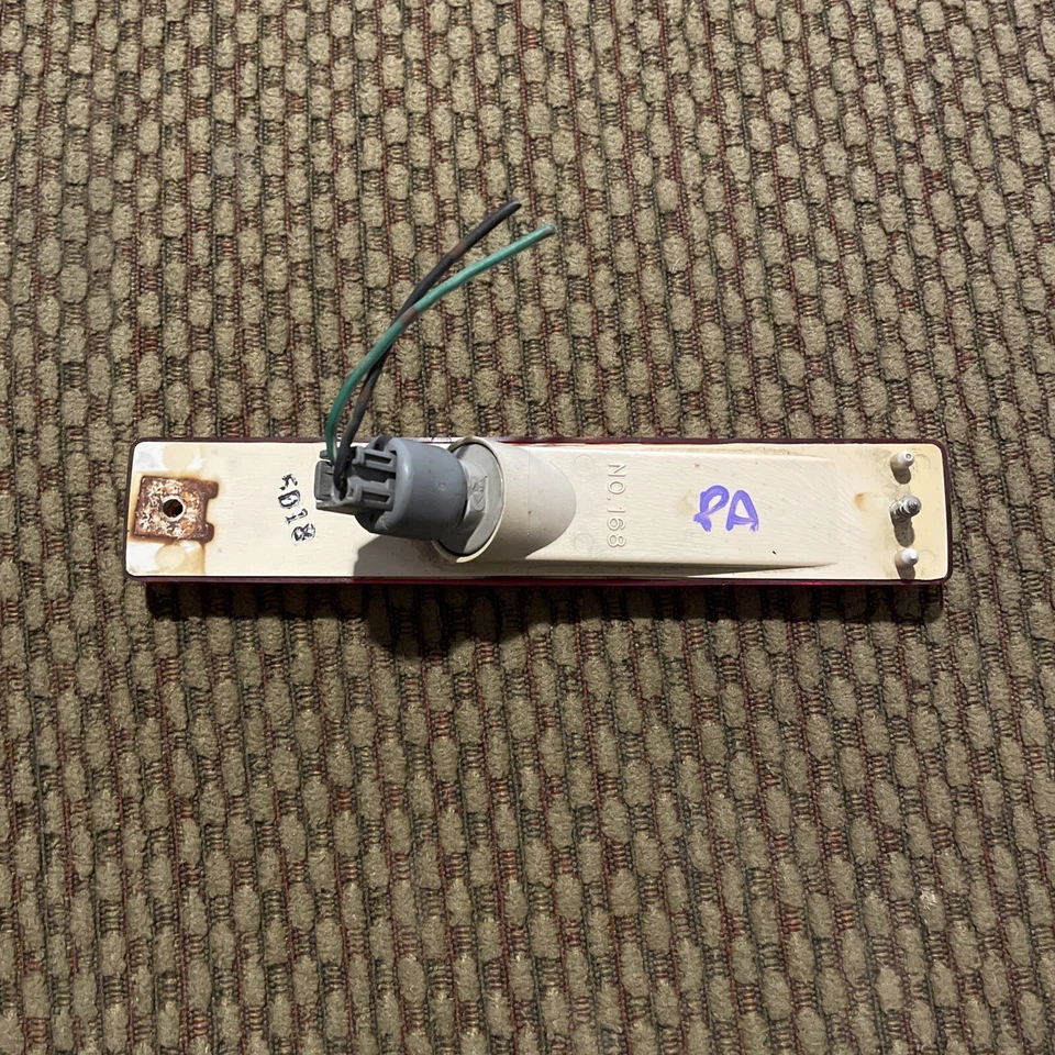 Reflector lateral parachoques trasero Mitsubishi Expo LRV 1992-1994 FABRICANTE DE EQUIPOS ORIGINALES Foto 2 de 2