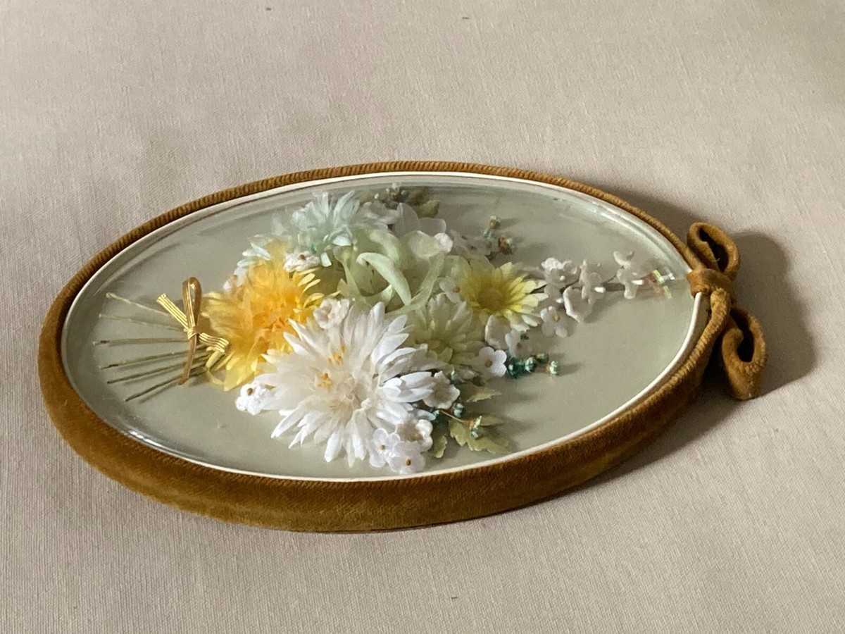 Ancien Cadre Ovale Au Verre Bombé – Fleurs En Tissu – Déco Vintage