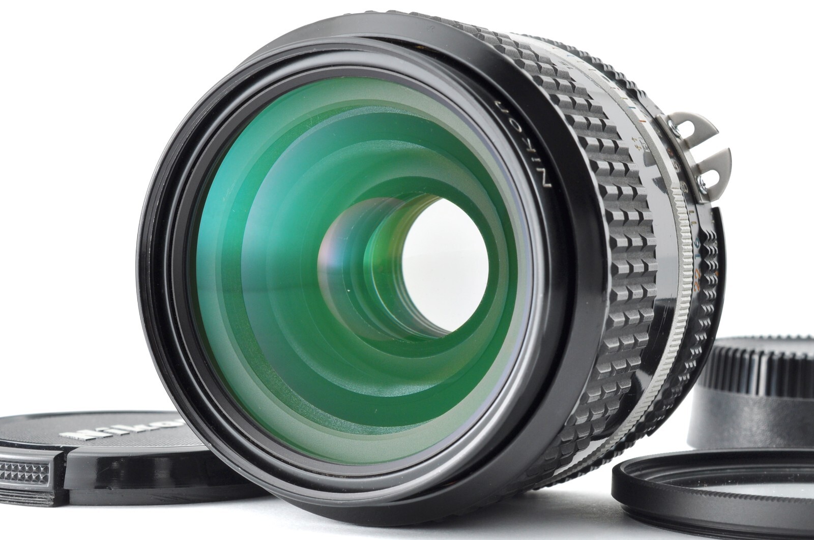 Nikon Ai-S NIKKOR 35mm F/2 MF Wide Angle Prime Lens w/ Filter S/N 257949 AIS